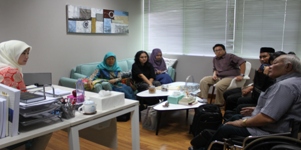 Fajri Nursyamsi, Peneliti PSHK, Bersama Pokja RUU Penyandang Disabilitas Melakukan Audiensi dengan Desy Ratnasari, Anggota Komisi VIII DPR RI dari Fraksi PAN, Terkait RUU Penyandang Disabilit Fajri Nursyamsi, Peneliti PSHK, Bersama Pokja RUU Penyandang Disabilitas Melakukan Audiensi dengan Desy Ratnasari, Anggota Komisi VIII DPR RI dari Fraksi PAN, Terkait RUU Penyandang Disabilit