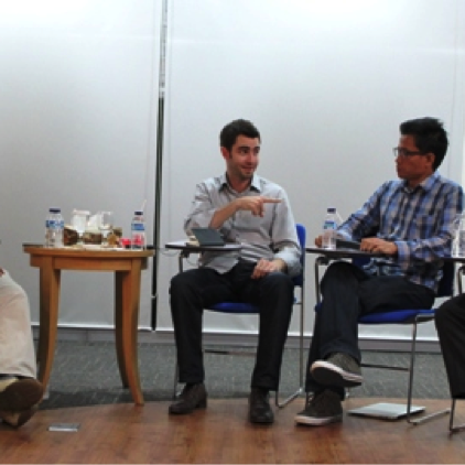 Diskusi Medsos Ben Rattray Des 2014