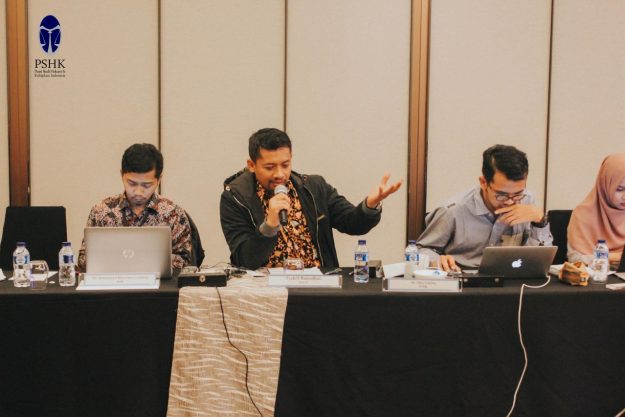 photo6244649975145408479