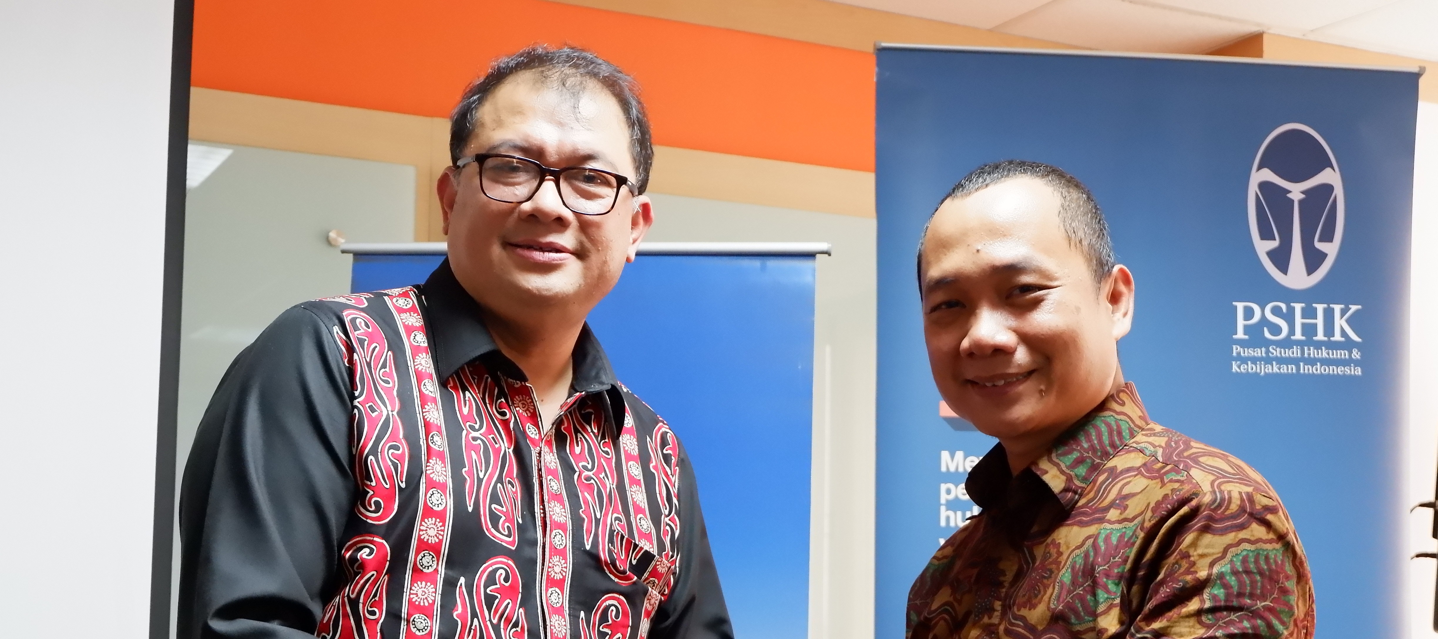 Penandatanganan-MoU-Kemitraan-PSHK-dengan-Eurocham-v1