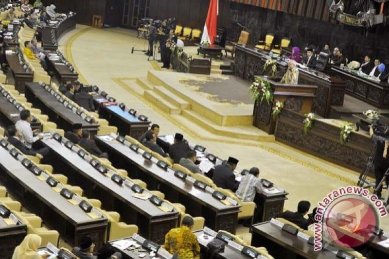 Sidang-Paripurna-MPR-RI_Yudhi-Mahatma